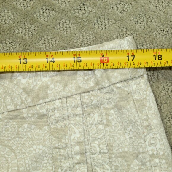 Gap Women's Size 12 Beige Paisley Mid Rise 4" Shorts - Picture 6 of 6